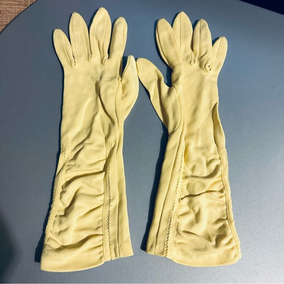 Vintage gloves 1950’s Kayser Nylosuede - Picture 1 of 5